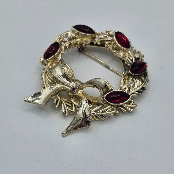 Vintage Tancer Gold-tone Wreath Brooch Pin With Ruby Red & Clear Stones MISSING1 - Picture 11 of 11